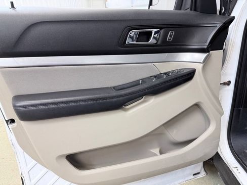 Used 2018 Ford Explorer FWD image 8