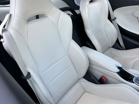 Used 2023 McLaren GT image 37