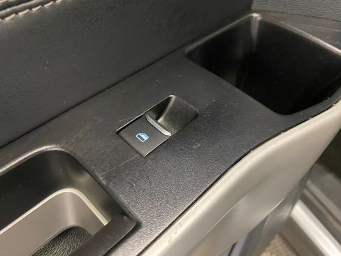 Used 2023 Ford Explorer Limited image 26