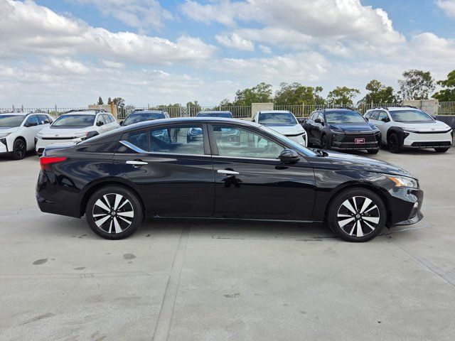 Used 2021 Nissan Altima 2.5 SV FWD image 4