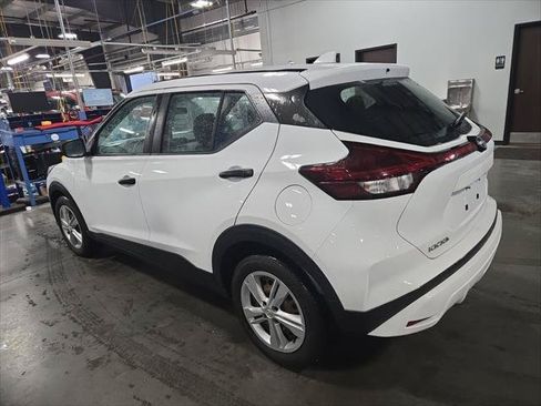 Used 2023 Nissan Kicks S FWD image 6