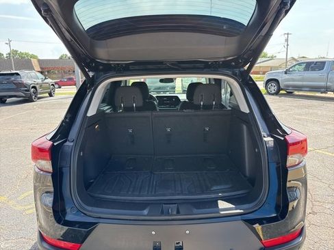 Used 2025 Chevrolet TrailBlazer LT w/ Convenience Package FWD image 12