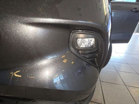 Used 2021 Toyota Highlander XLE FWD image 27