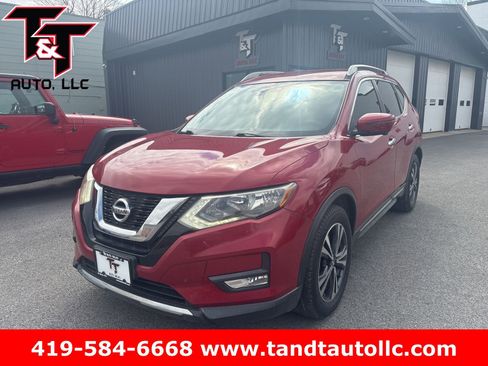 Used 2017 Nissan Rogue SL FWD image 1