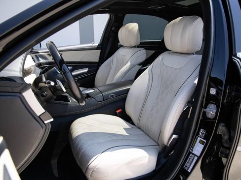 Used 2020 Mercedes-Benz S 560 Sedan image 21