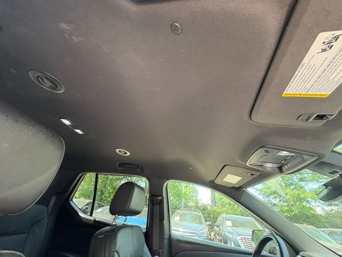 Used 2022 Chevrolet Traverse RS w/ LPO, 'HIT The Road' Package FWD image 12