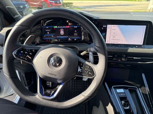 Used 2023 Volkswagen Golf R image 18