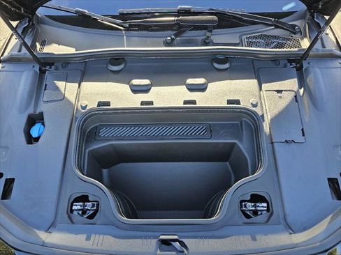 Used 2025 Audi A6 e-tron Prestige w/ Black Warm Weather Package image 8