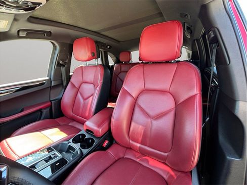 Used 2023 Porsche Macan S AWD/4WD image 19