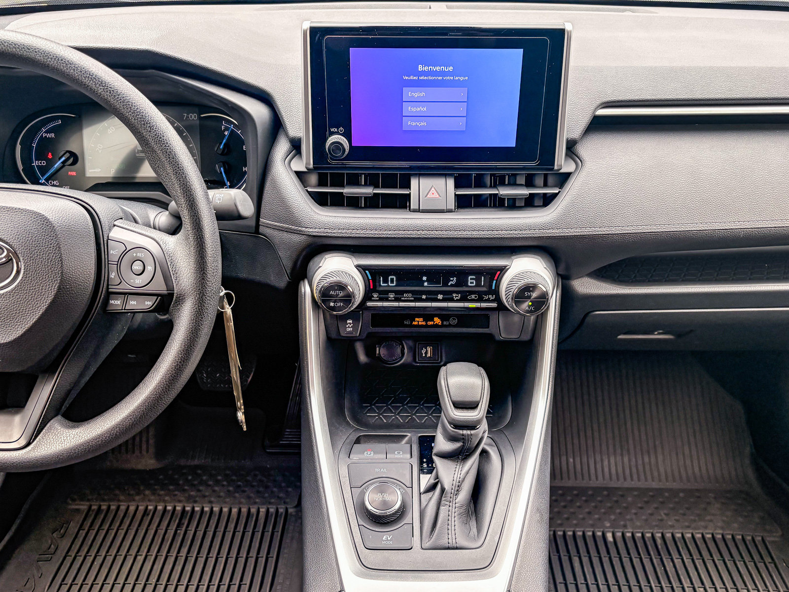 Certified 2025 Toyota RAV4 LE AWD/4WD image 13