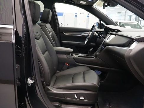 Certified 2024 Cadillac XT6 Luxury AWD/4WD image 16