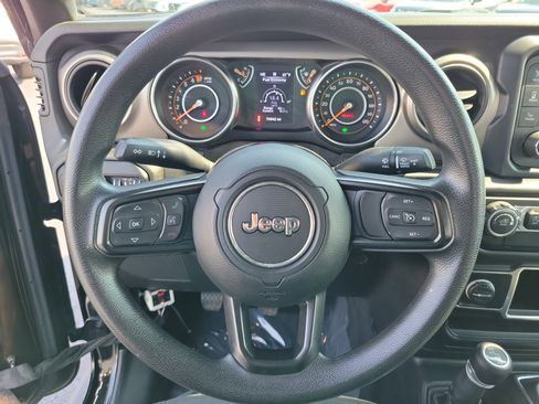 Used 2019 Jeep Wrangler Sport image 18
