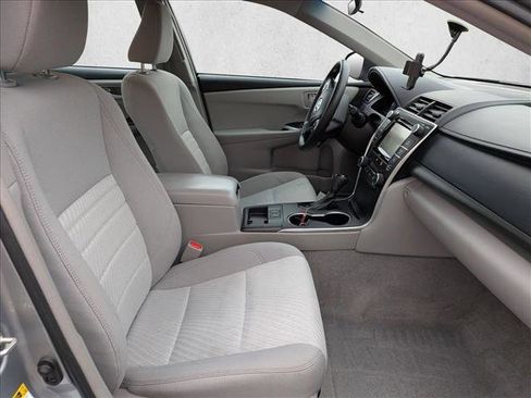 Used 2017 Toyota Camry LE image 21