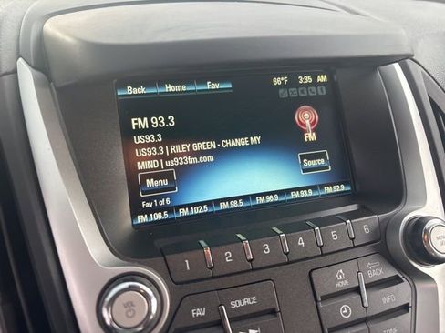 Used 2017 Chevrolet Equinox LT w/ Convenience Package image 19