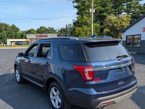 Used 2017 Ford Explorer XLT w/ Equipment Group 201A AWD/4WD image 4