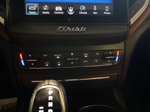 Used 2018 Maserati Ghibli RWD image 30