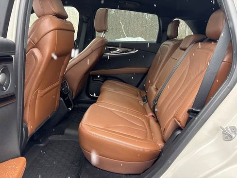 Used 2022 Lincoln Nautilus Reserve w/ Equipment Group 201A image 16