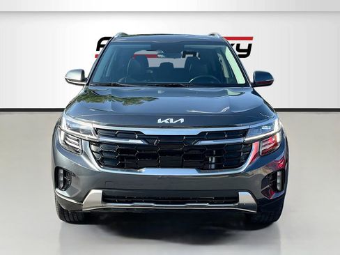Used 2024 Kia Seltos SX w/ SX Sunroof Package AWD/4WD image 2
