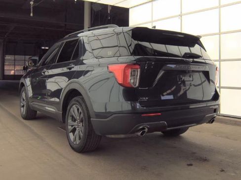 Used 2023 Ford Explorer XLT w/ Equipment Group 202A AWD/4WD image 4