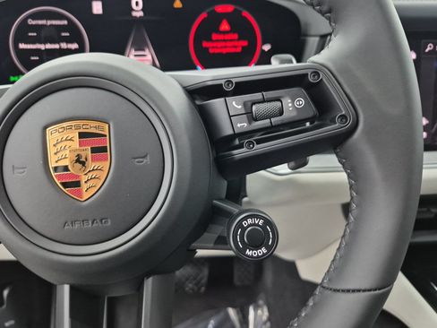 New 2026 Porsche Cayenne Coupe AWD/4WD image 21