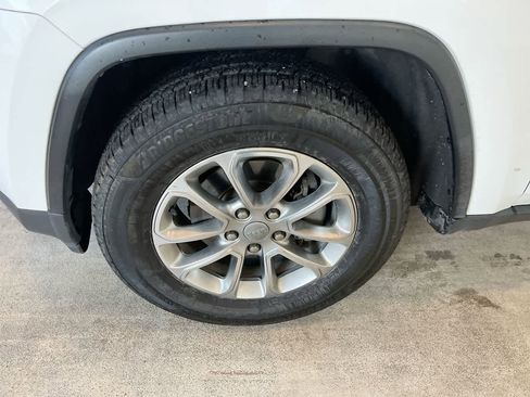 Used 2014 Jeep Grand Cherokee Limited image 10