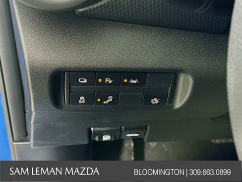 Used 2022 Nissan Kicks S image 10