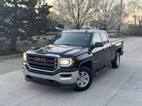 Used 2017 GMC Sierra 1500 SLE AWD/4WD image 1