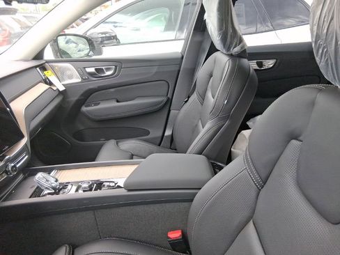 New 2026 Volvo XC60 B5 Ultra w/ Protection Package Premier AWD/4WD image 9