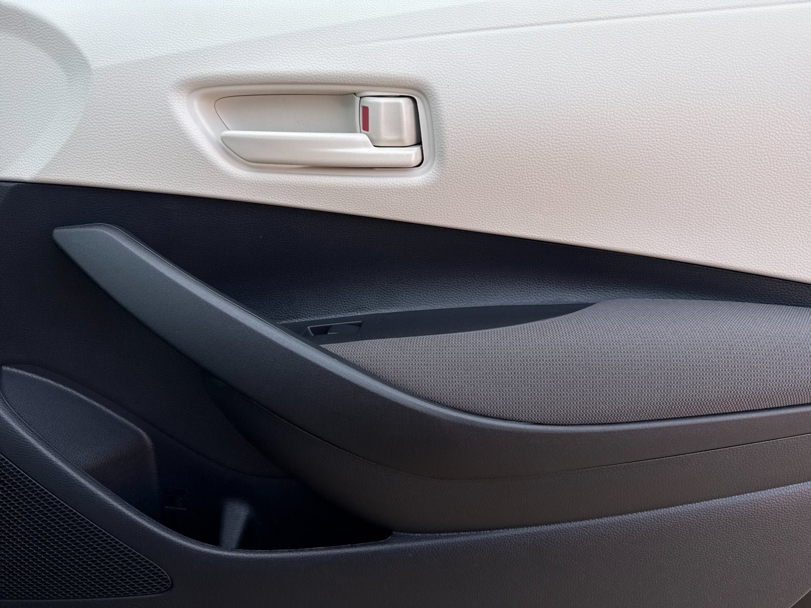 New 2027 Toyota Corolla LE FWD image 18