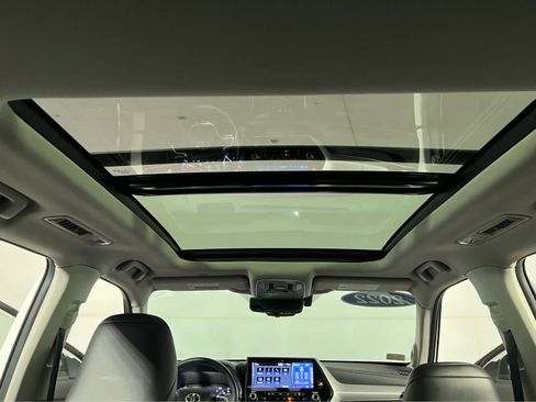 Used 2022 Toyota Highlander Platinum image 14