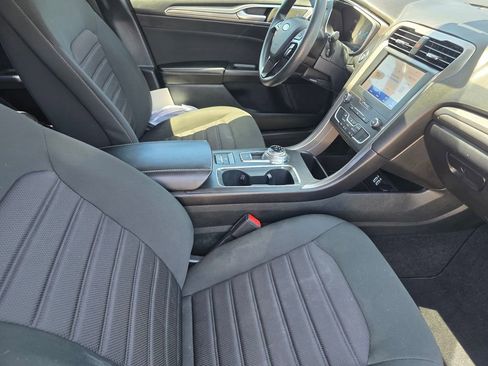 Used 2020 Ford Fusion SE FWD image 21