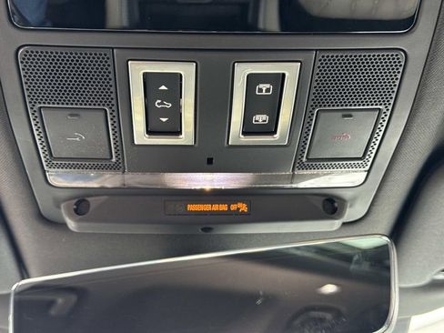 New 2026 Land Rover Defender 110 X-Dynamic SE AWD/4WD image 22