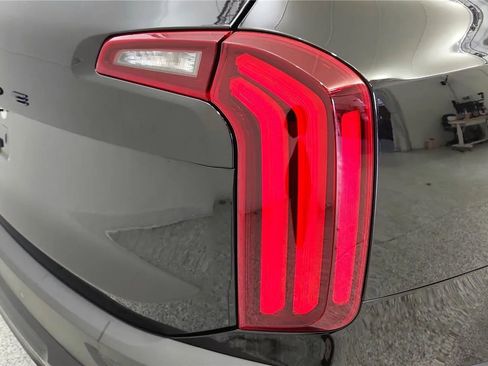 Used 2022 Kia Telluride SX w/ SX Prestige Package image 15