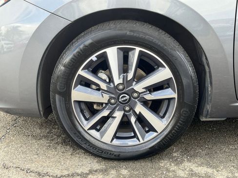 Used 2023 Nissan Versa SV image 28