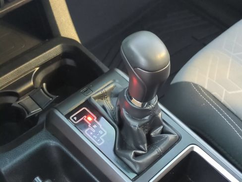 Used 2023 Toyota Tacoma TRD Off-Road AWD/4WD image 15