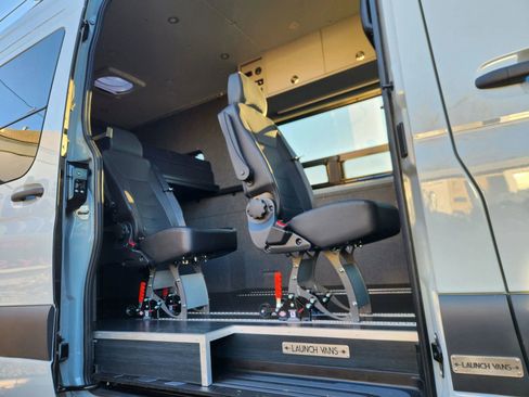 Used 2025 Mercedes-Benz Sprinter 2500 image 1