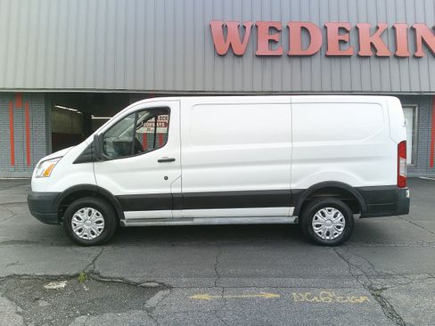 Used 2019 Ford Transit 250 130 Low Roof w/ Exterior Upgrade Package RWD image 2