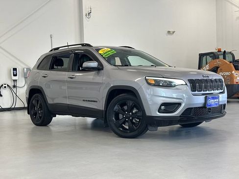 Used 2021 Jeep Cherokee Latitude Plus FWD image 2