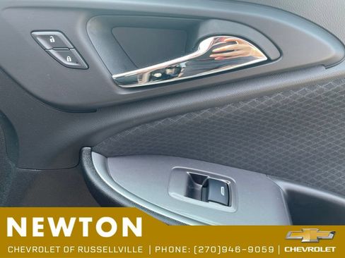 Used 2025 Chevrolet Malibu RS FWD image 24