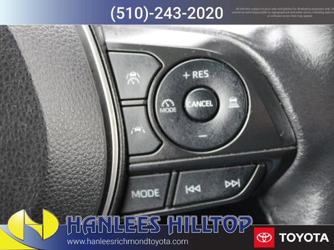 Used 2024 Toyota Corolla Cross XLE image 30