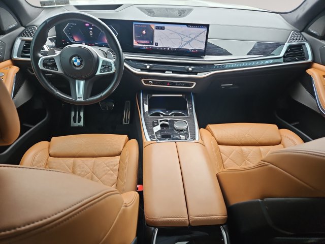 Certified 2024 BMW X7 xDrive40i w/ M Sport Package AWD/4WD image 10