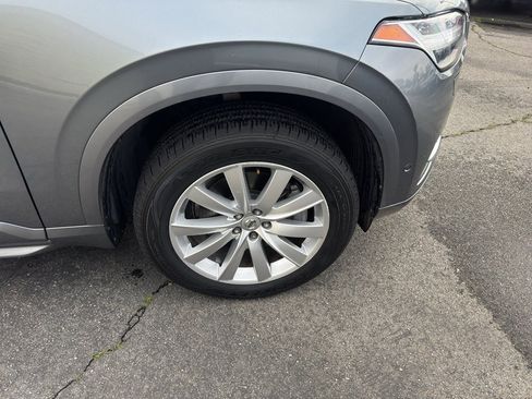 Used 2018 Volvo XC90 T6 Momentum w/ Convenience Package image 5