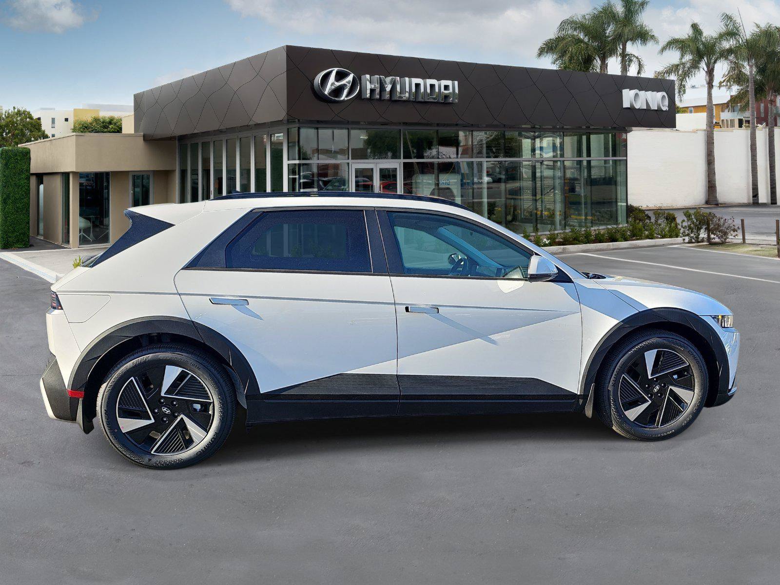 New 2027 Hyundai Ioniq 5 SEL RWD image 2