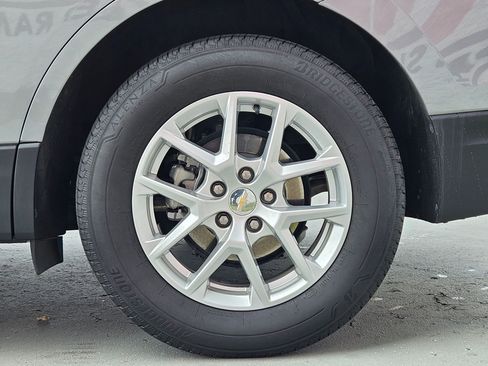 Used 2023 Chevrolet Equinox LT w/ Driver Convenience Package image 28