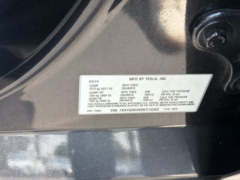 Used 2024 Tesla Model Y Long Range RWD image 33