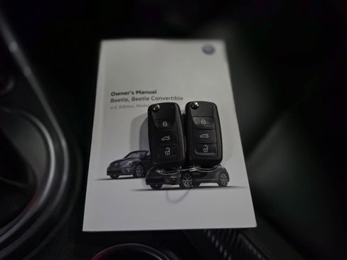 Used 2019 Volkswagen Beetle 2.0T SE FWD image 37