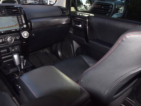 Used 2020 Toyota 4Runner Venture image 17