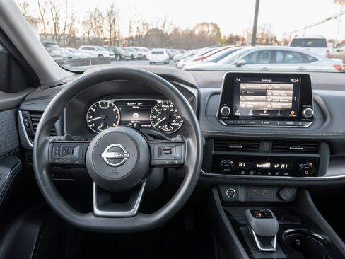 Used 2023 Nissan Rogue SV image 24