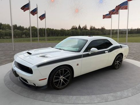 Used 2020 Dodge Challenger R/T Scat Pack w/ Driver Convenience Group RWD image 2