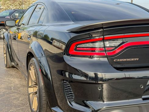 Used 2022 Dodge Charger SRT Hellcat w/ Carbon/Suede Interior Package RWD image 14